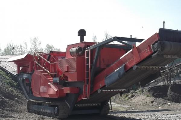 Mobile crusher for stone, production of 150 tons per hour